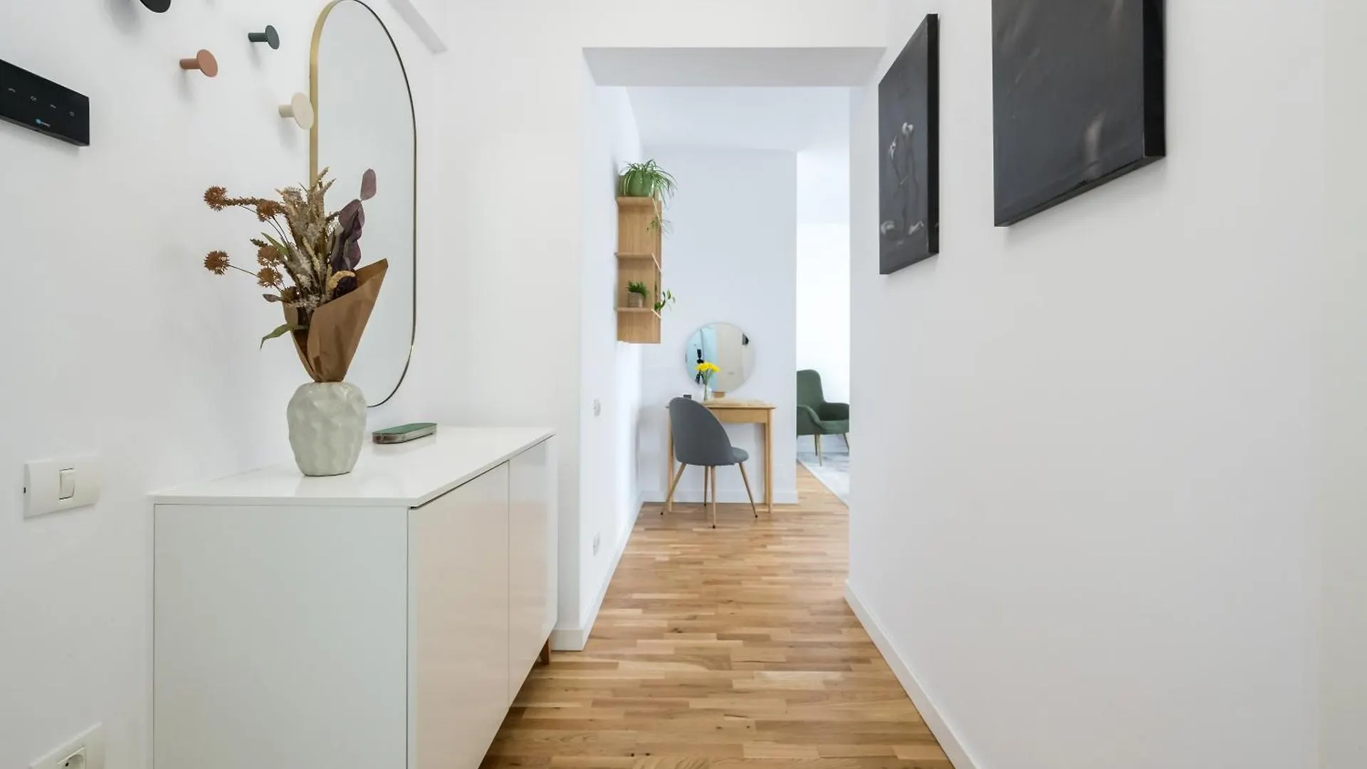 The White - Family Escape - Loft Apartment Voluntari Romania