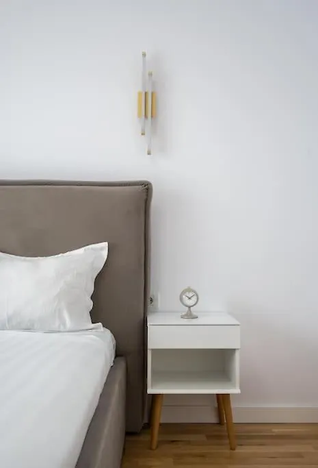 The White - Family Escape - Loft Apartment Voluntari