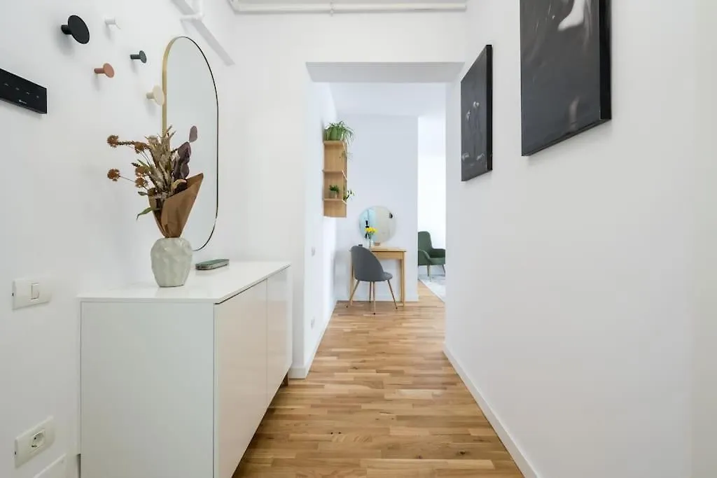 The White - Family Escape - Loft Apartment Voluntari