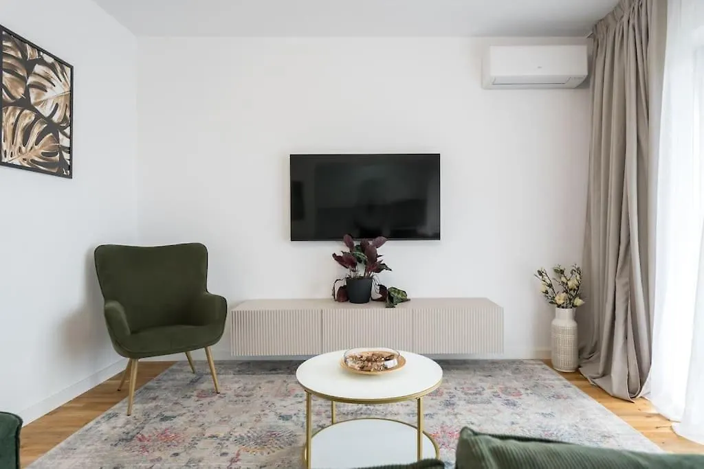 The White - Family Escape - Loft Apartment Voluntari