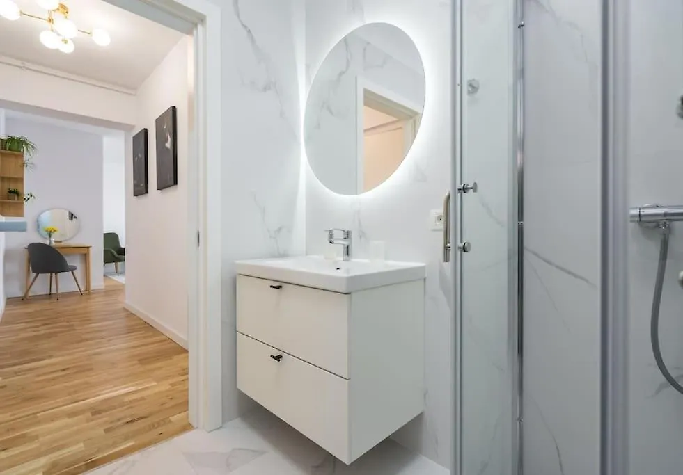 The White - Family Escape - Loft Apartment Voluntari Romania