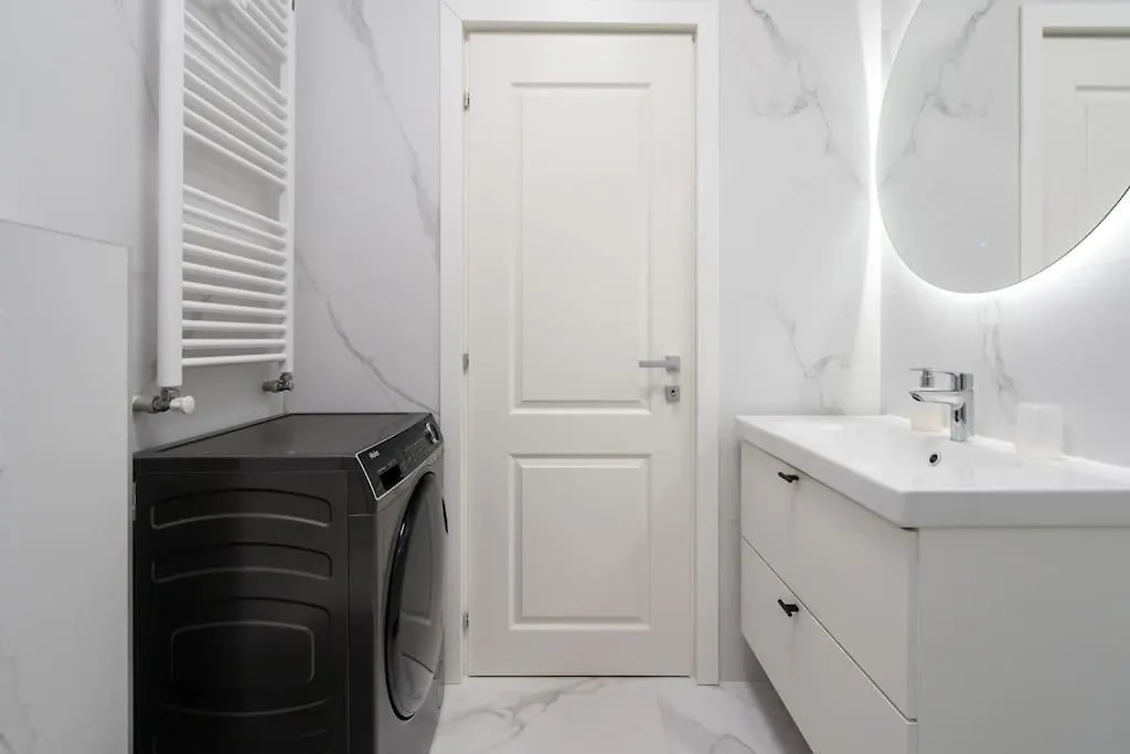 The White - Family Escape - Loft Apartment Voluntari Romania